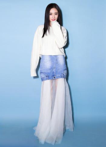 中国内地北京影视女演员杨幂嘉人杂志写真图片桌面壁纸第0张