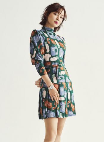 袁姗姗初春写真图片 尽情演绎邻家女孩的甜美日常第2张