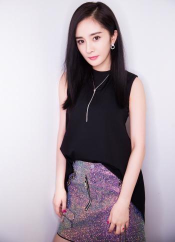 中国内地北京影视女演员杨幂抹胸裙性感高清桌面壁纸第0张
