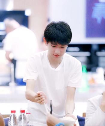 TFBOYS王源杂志写真图片第4张