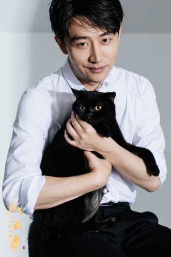 黄轩图片  黄轩优雅绅士迷人杂志写真第5张