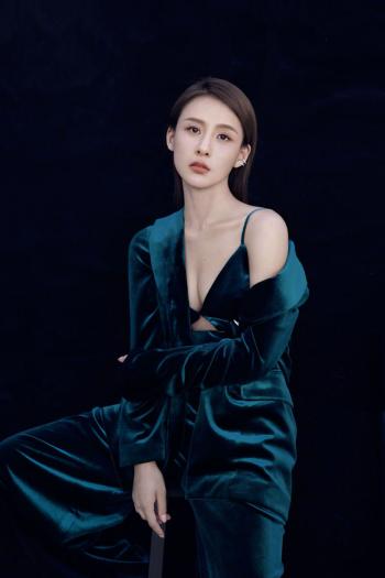 贾青图片 _ 第(1)张