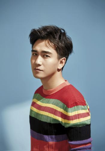 内地山东省青岛男演员翟天临清新时尚写真图片第2张