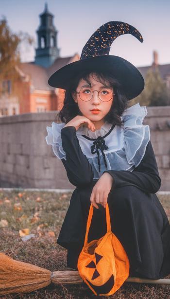 可爱萝莉万圣节cos小巫女写真福利高清图片第2张