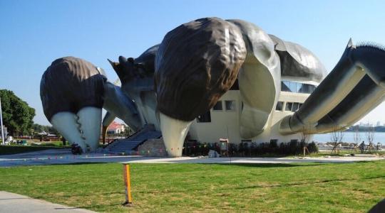 苏州特色建筑图片  苏州阳澄湖畔“超级大闸蟹”建筑图片第2张