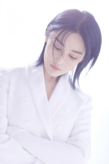 高清中国内地女演张馨予优雅气质性感写真图片桌面壁纸第2张