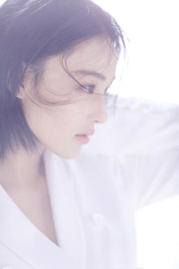 高清中国内地女演张馨予优雅气质性感写真图片桌面壁纸第3张