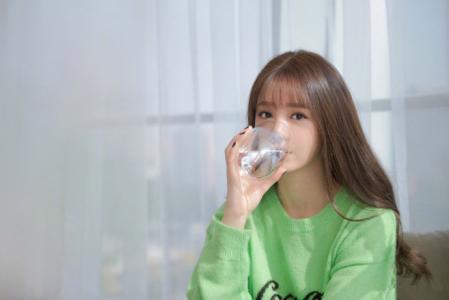沈梦辰图片 _ 第(1)张