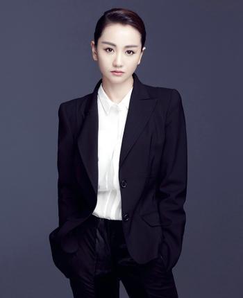 高清中国内地云南保山女演员杨蓉傲人粉色抹胸裙性感美腿诱人写真图片第1张