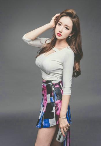 高颜值韩国美女yurisa写真集手机壁纸下载第0张