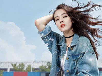 新疆乌鲁木齐美女演员迪丽热巴最新杂志写真图片第2张