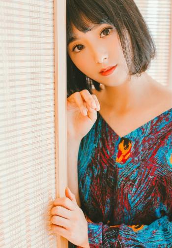 最新非主流美女短发气质女生和服诱人身姿私房写真第2张