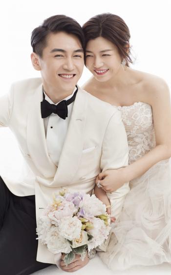 严屹宽杜若溪婚纱写真图片 明星夫妻温馨写真图片第0张