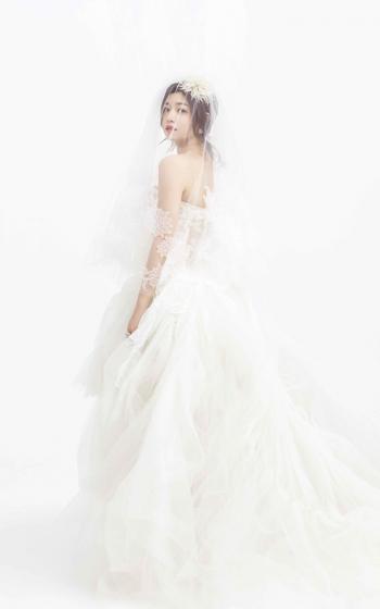 严屹宽杜若溪婚纱写真图片 明星夫妻温馨写真图片第5张