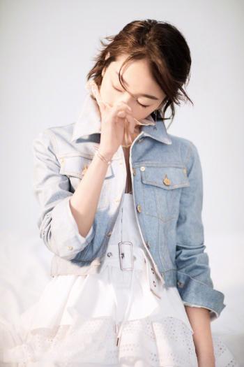高清中国内地影视河北省石家庄女演员周冬雨青春靓丽写真高清手机壁纸第2张