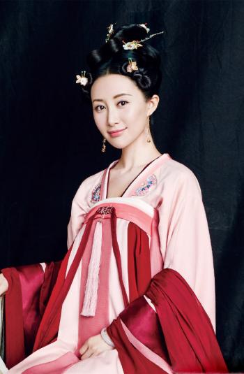 高清吉林美女演员舒畅后台花絮照图片第1张