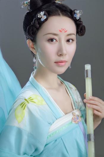 高清吉林美女演员舒畅后台花絮照图片第0张