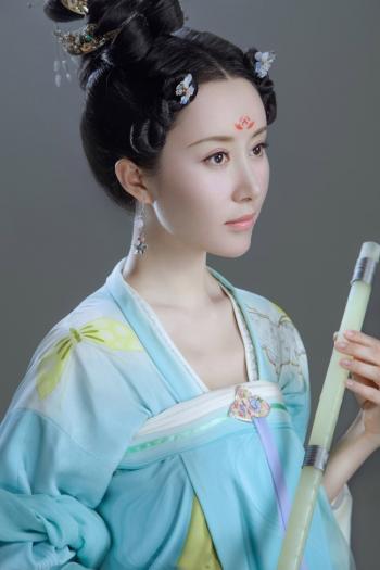 高清吉林美女演员舒畅后台花絮照图片第3张