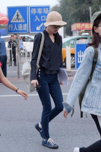 娱乐圈好姐妹杨颖angelababy和倪妮搞笑摄影图片第4张