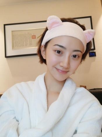 北影校花景甜风情万种妩媚动人气质写真第5张