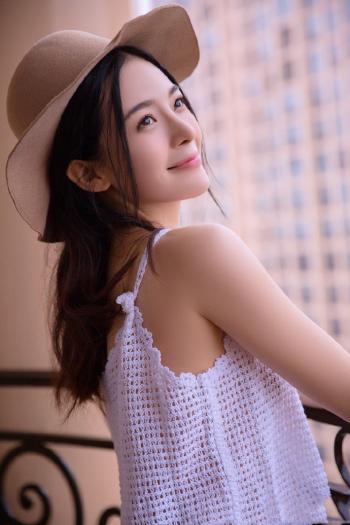 中国内地山东省烟台女演员、模特中戏清纯高颜值美女赵韩樱子粉嫩日系唯美写真第3张