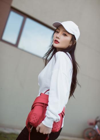 李小璐成熟女人味野性写真图片 李小璐图片第3张