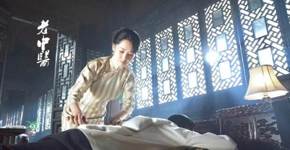 许晴假日休闲复古 优雅俏皮暖意动人第0张