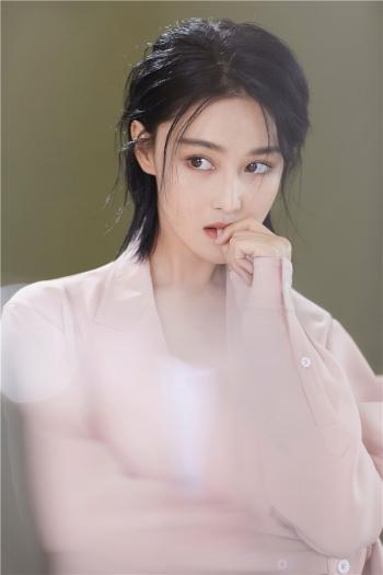 高清中国内地女演张馨予优雅气质性感写真图片桌面壁纸第3张