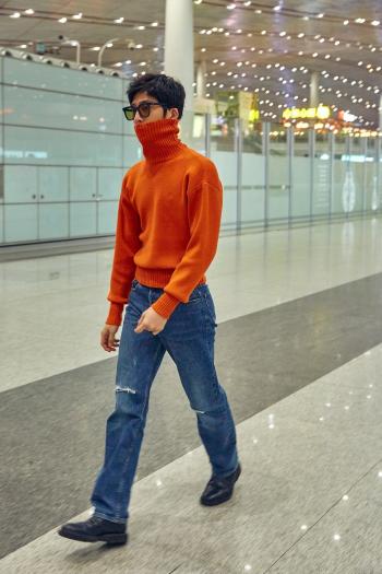 井柏然酷帅有型户外写真图片第3张
