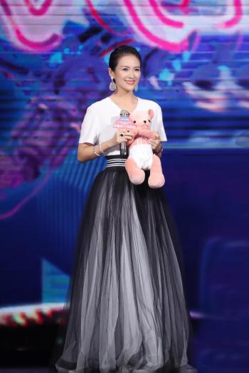 章子怡水墨中国风时尚杂志写真图片第3张