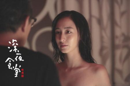 深夜寂寞的女人  性感丰满美女床上自拍照第6张