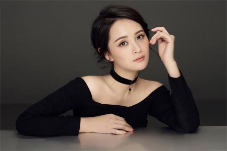 邓莎吊带白裙灵动俏皮写真图片  邓莎图片第3张