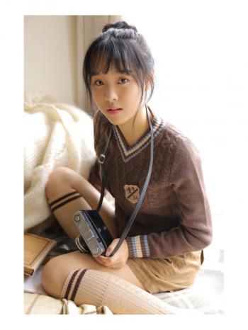 袁姗姗俏皮写真曝光 欢快动人化身快乐精灵第4张