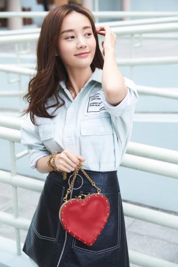 高清中国内地山东济南女演员李一桐Q清纯小公主白裙明星美女写真图片第0张