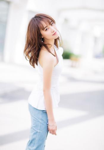 中国大陆内地女演员蓝盈莹微光杂志运动风写真图片第3张
