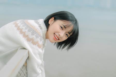 美女沈月图片 _ 第(1)张