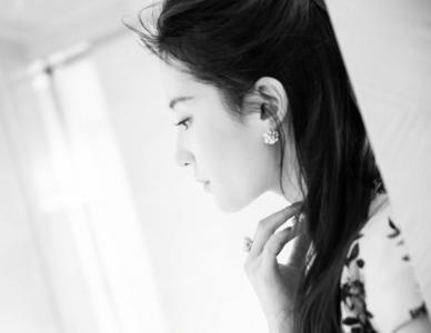 主持人李湘写真图片:清新淡雅宛若仙子第0张