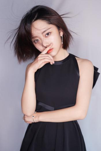中国内地四川泸州影视女演员可爱女星谭松韵清纯静美写真第0张