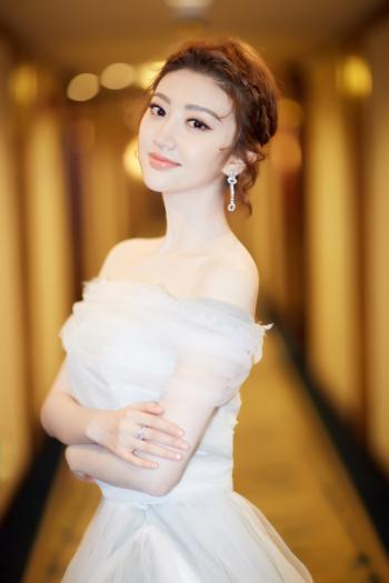 北影校花景甜风情万种妩媚动人气质写真第4张