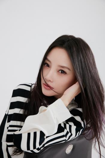 贾乃亮李小璐甜馨一家三口庆生写真大片第3张