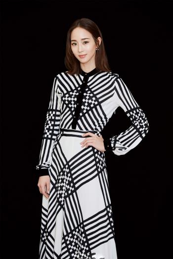 高清中国台湾影视女演员张钧甯清新甜美桌面壁纸第1张