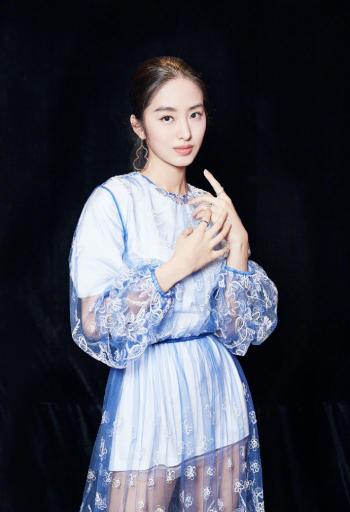 杨采钰图片 _ 第(2)张