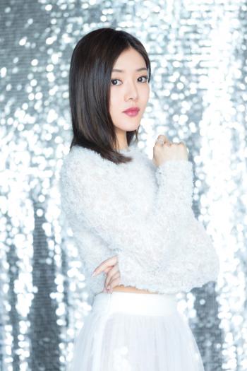 中国四川内江女演员邓家佳可爱时尚美女明星个性写真图片第2张