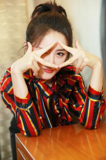 高清上海袁冰妍90后小花袁冰妍清新俏丽活动照图片第2张