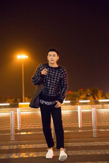 杨烁图片  杨烁与宠物狗写真图片第5张