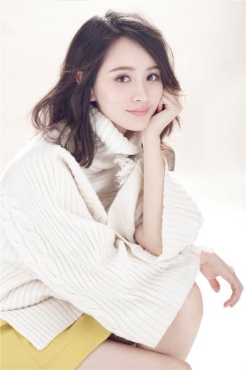 邓莎吊带白裙灵动俏皮写真图片  邓莎图片第2张
