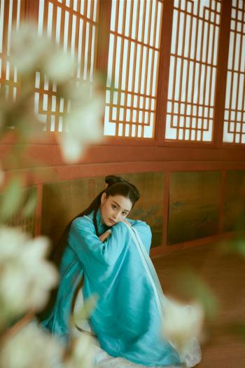 张馨予侠骨柔情古风写真图片第6张