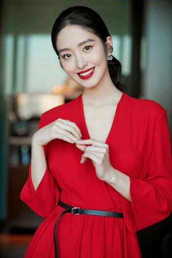 杨采钰图片 _ 第(2)张