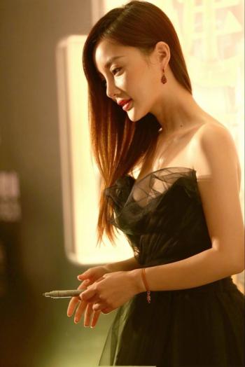 贾乃亮李小璐甜馨一家三口庆生写真大片第4张