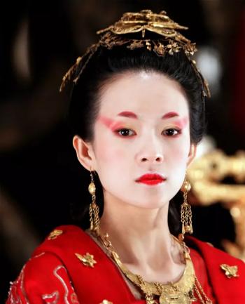 章子怡图片章子怡最新时尚封面图片 恋情甜美人比花娇第2张